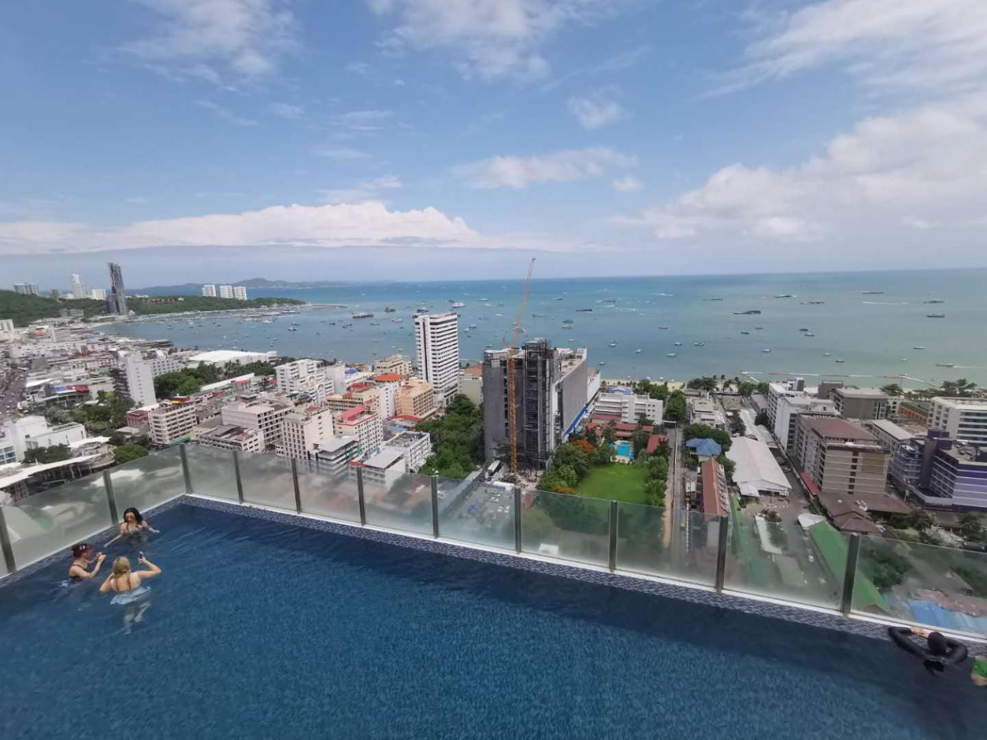 The Base Central Pattaya By Adam Exterior foto